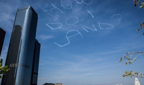 “How Do I Land?” Kurt Brauohler’s Cloud Project is a humor lesson in skywriting, gift of absurdity