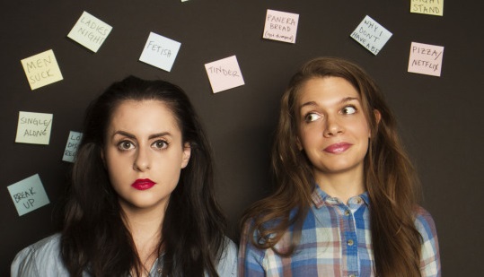 Corinne Fisher and Katie Hannigan stick “Ladies Night Comedy” to the Fringes in “The Comedienne Project”