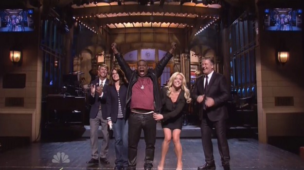 Larry David, Tina Fey, Alec Baldwin and a 30 Rock reunion support Tracy Morgan’s SNL comeback as host