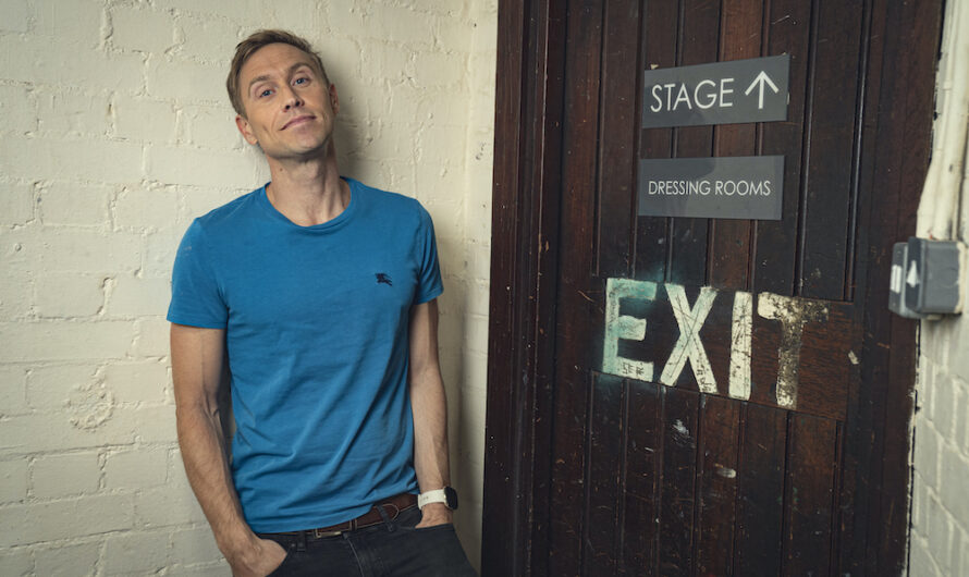 Episode #368: Russell Howard