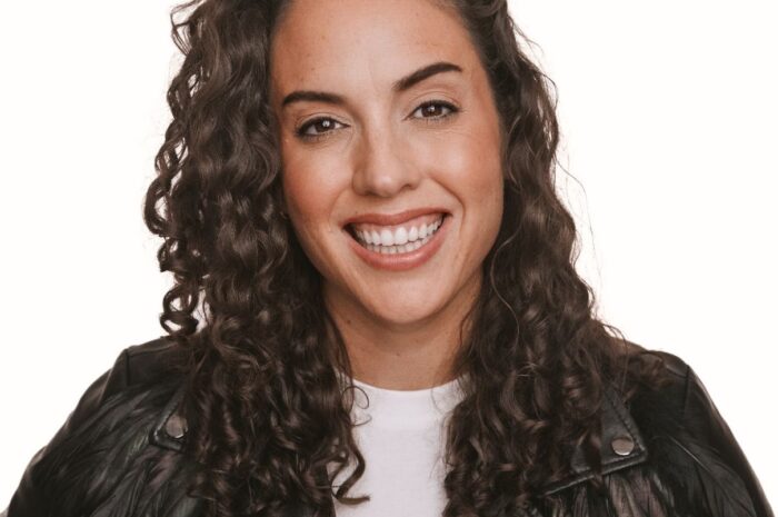 Episode #450: Caitlin Peluffo